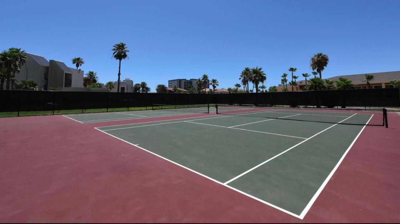 Appartamento Ocean Breeze Retreat 2Bed 2Bath, Heated Pool! South Padre Island Esterno foto