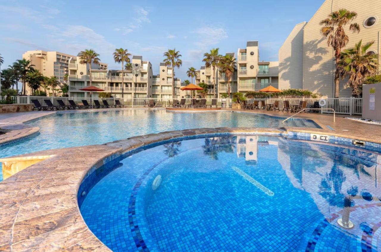 Appartamento Ocean Breeze Retreat 2Bed 2Bath, Heated Pool! South Padre Island Esterno foto